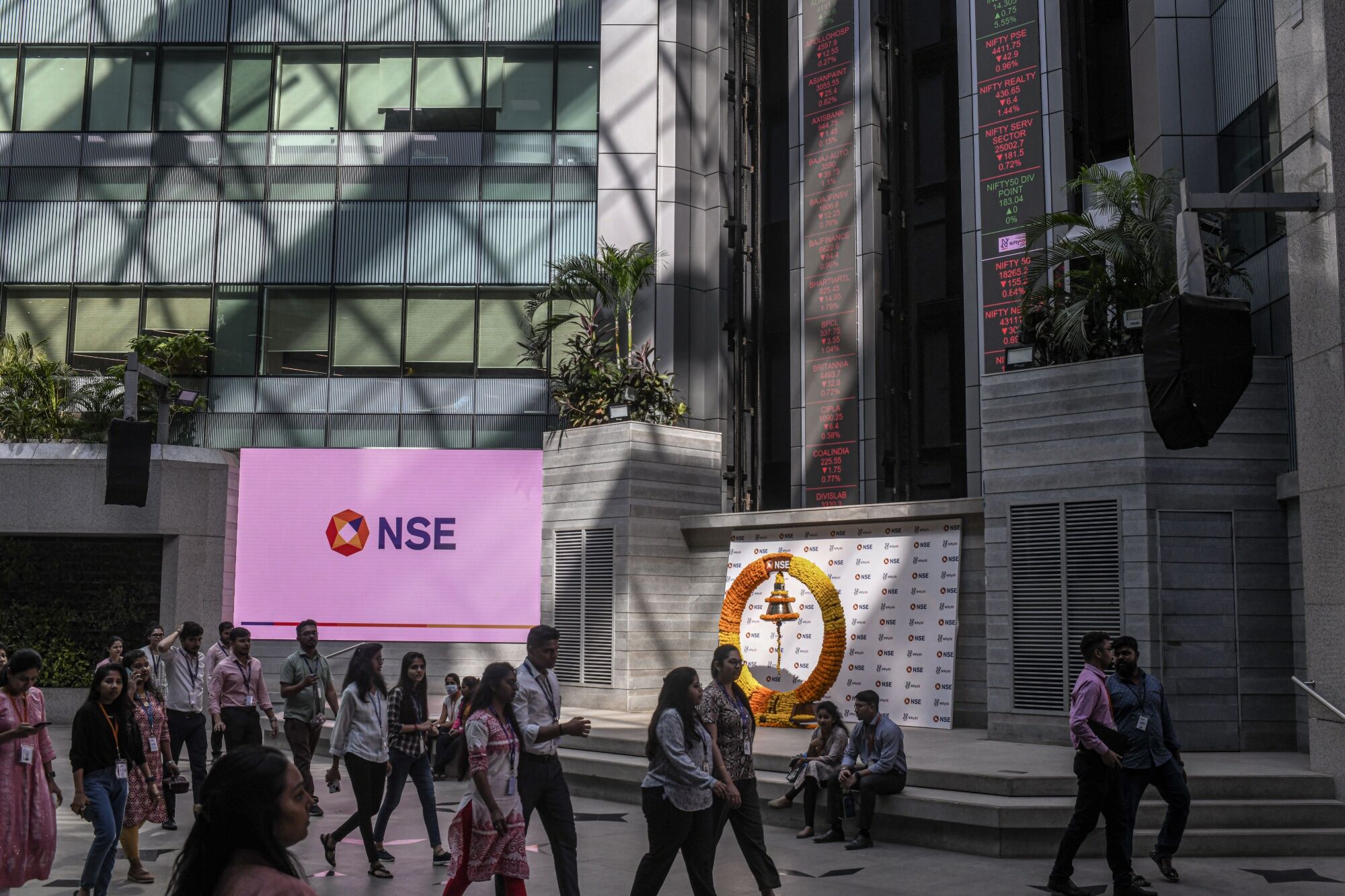 Stock Market Today: Sensex, Nifty Fall For The Second Day; FPIs Turn Net Sellers
