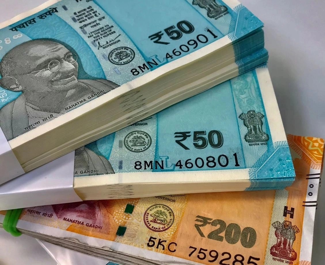 India Rupee Opens Flat Against U.S. Dollar