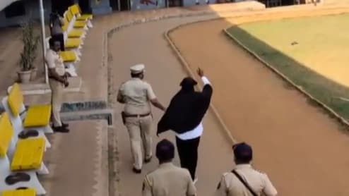 Pune News : पुण्यात लोकशाहीचा 'आंदेकर' पॅटर्न: तुरुंगातून बाहेर आला आणि उमेदवारी अर्ज भरला, धक्कादायक Video