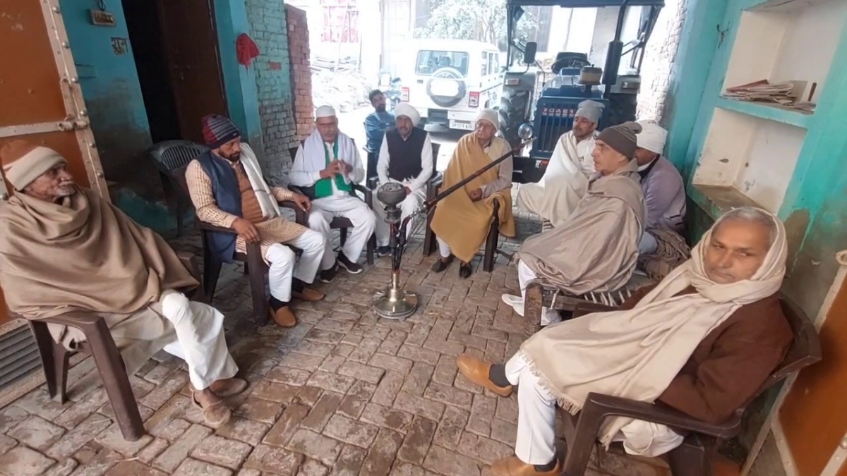 लड़कों के हाफ पैंट पहनने और स्मार्टफोन रखने पर पाबंदी... शादी-व्हॉट्सऐप को लेकर खाप पंचायत का फरमान