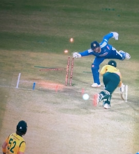 India Star Pulls Off MS Dhoni-Esque Run Out, Denies Quinton De Kock Century In 2nd T20I