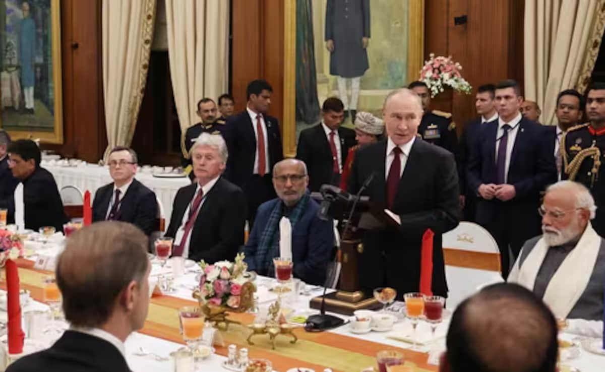 Phir Bhi Dil Hai Hindustani Plays For Putin At Rashtrapati Bhavan Dinner In A Hat-Tip To Bollywood