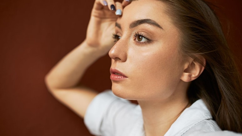 Eyebrow से बढ़ाएं अपने चेहरे की खूबसूरती, जानिए कैसे करें इन्&zwj;हें घना