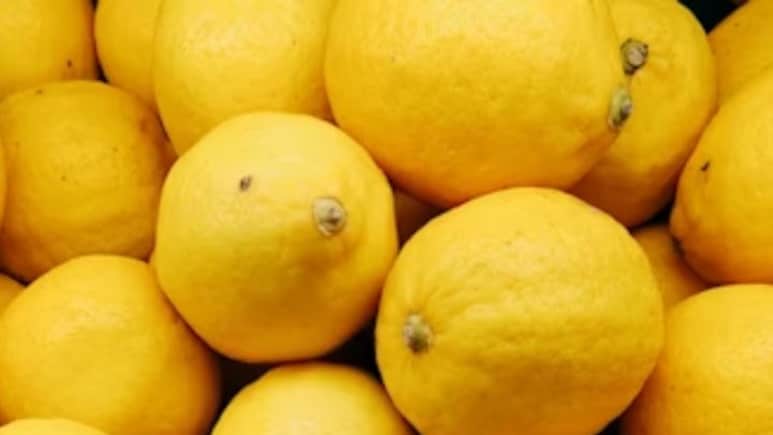 नींबू में कौन सा विटामिन होता है, जानें नींबू से कौन-कौन से रोग ठीक हो सकते हैं?
