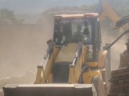 रामगढ़ विषधारी टाइगर रिज़र्व से सटे गांवों में विस्थापन जारी, 34 परिवारों ने छोड़ा घर