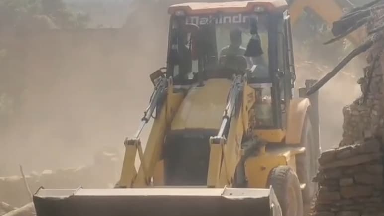 रामगढ़ विषधारी टाइगर रिज़र्व से सटे गांवों में विस्थापन जारी, 34 परिवारों ने छोड़ा घर