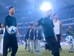 Lionel Messis Special Gesture In Hyderabad Stadium Sends Fans Into A Frenzy - Watch
