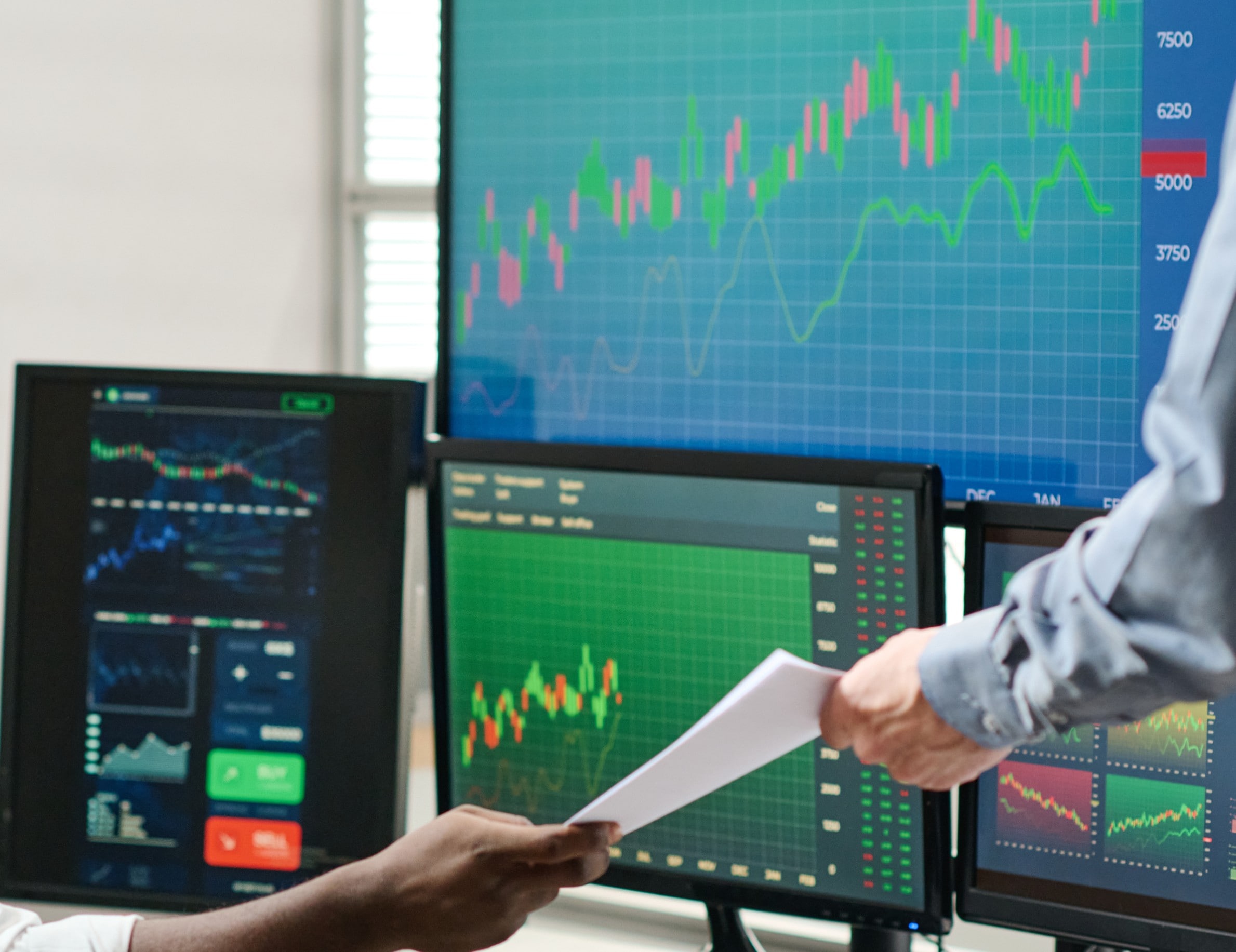 Eicher Motors, Nykaa, NALCO, Grasim Industries Shares React Post Q3 Results