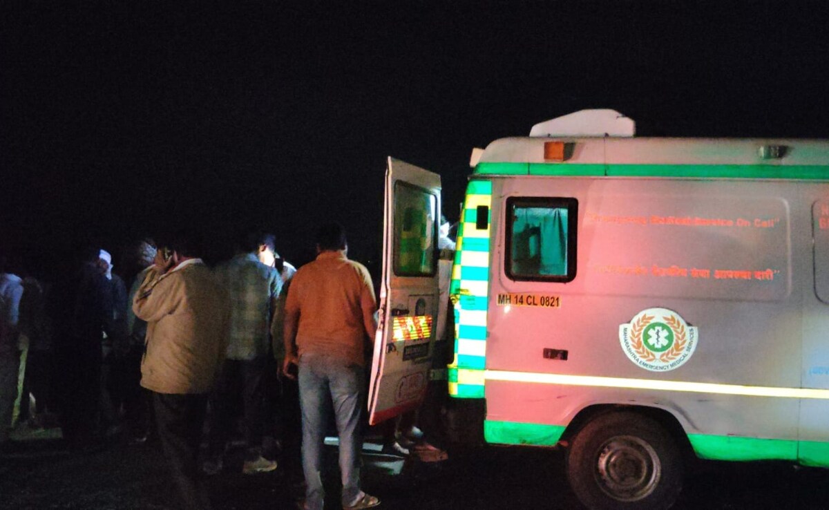 Akola Tragedy: Vehicle Overturns, Killing Two and Seriously Injuring 11 ...
