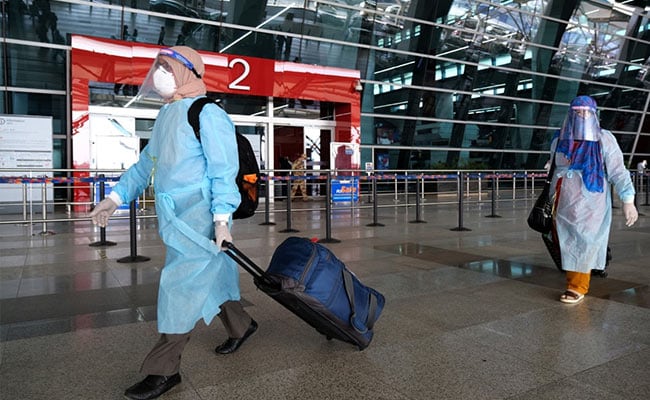 India's Services Industries Perform "Astonishingly Low" In April: Report