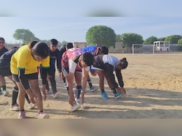 बेटियों का दम… फुटबॉल मैदान में दिखा रफ्तार और हुनर, चूरू में नेशनल फुटबॉल टूर्नामेंट की तैयारियां अंतिम चरण म