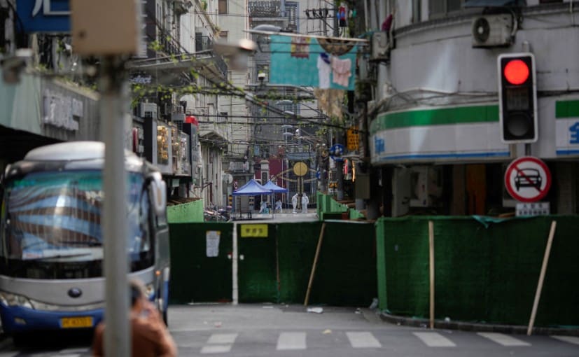 Global Economic Slowdown Intensifies As China Services Activity Contracts Again
