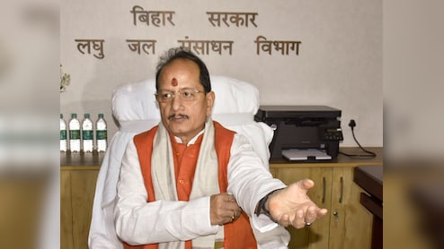 खराब प्रदर्शन वाले अधिकारी को सख्त संदेश, शिकायत पेटी... बिहार में राजस्व कर्मियों को विजय सिन्हा ने चेताया