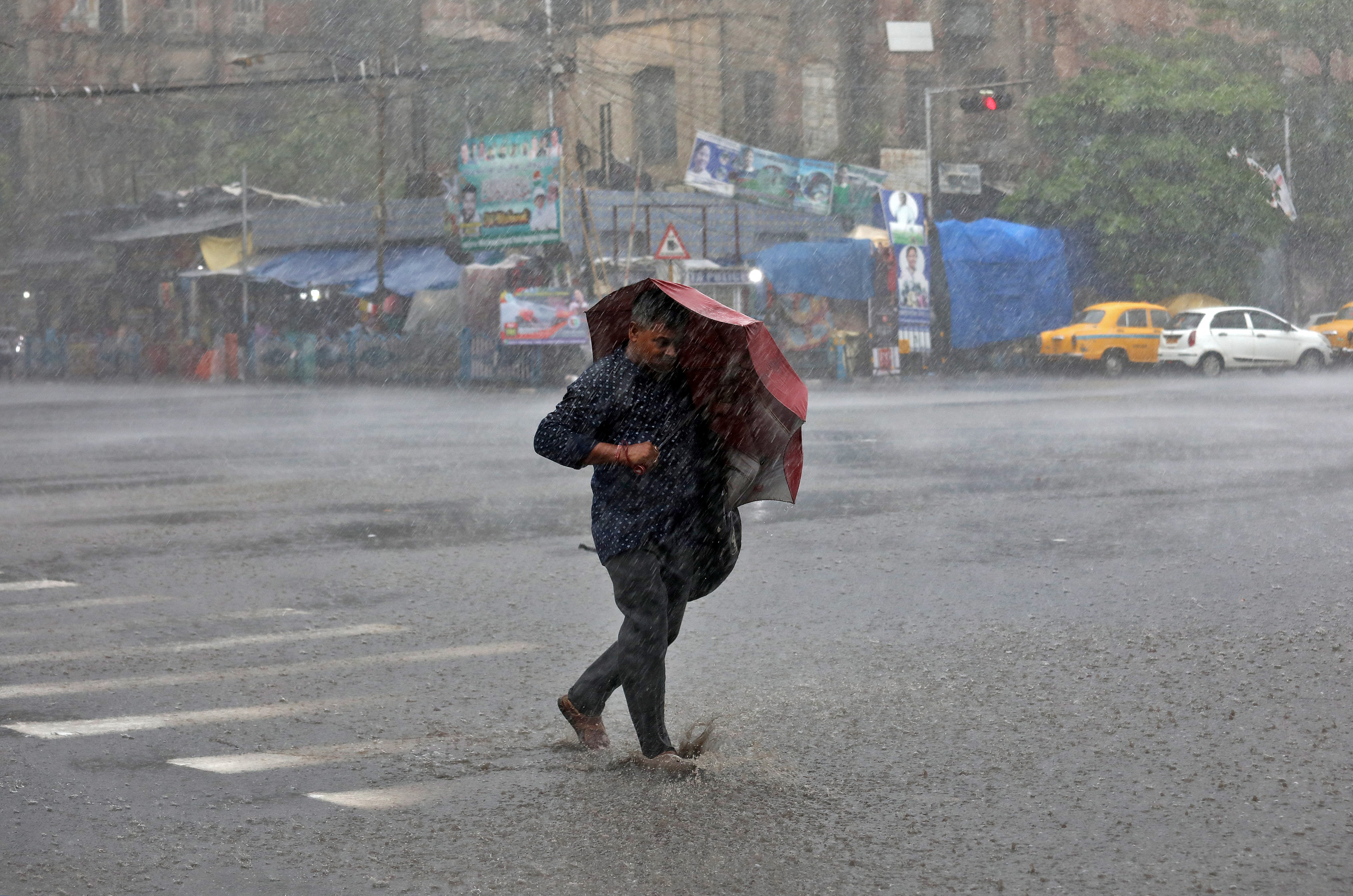 IMD Issues &lsquo;Yellow&rsquo; Alert As Rains Lash Mumbai After Week-Long Lull