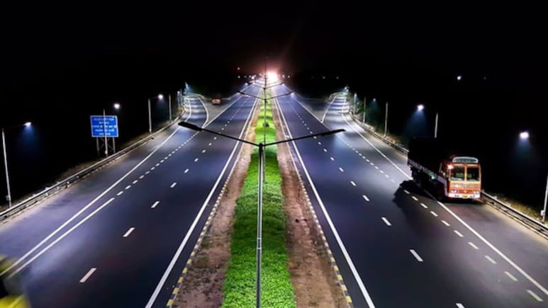 NHAI Inks MoU With Jio To Roll Out Telecom Alerts For Accident Zones, Fog, Cattle On Highways