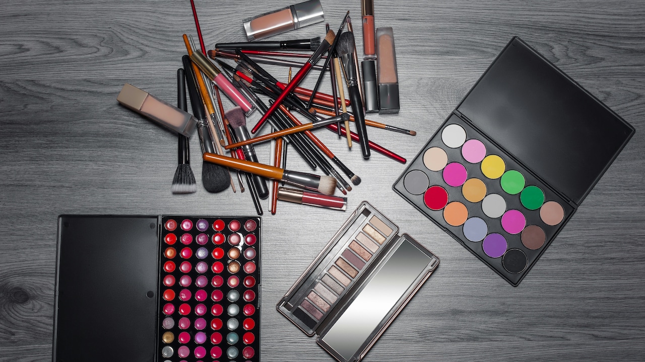 Top 5 Make-Up Kits Under 1500 That Make Thoughtful Gifts