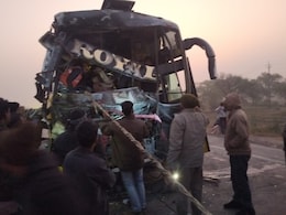 Road Accident: बिहार से रायपुर आ रही रॉयल बस खड़े ट्रेलर से टकराई, 12 सवारी घायल, कई यात्रियों की हालत गंभीर