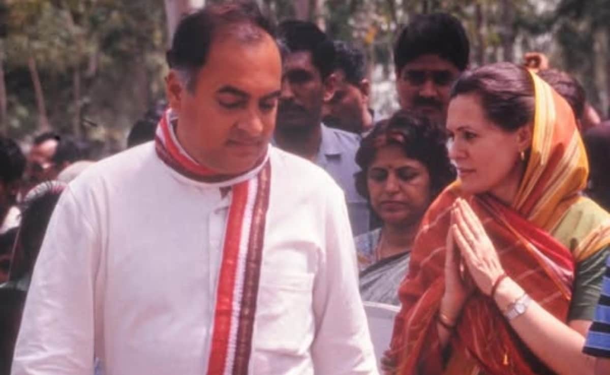 सोनिया से राजीव गांधी की पहली मुलाकात कैंब्रिज में पढ़ाई के दौरान हुई थी.