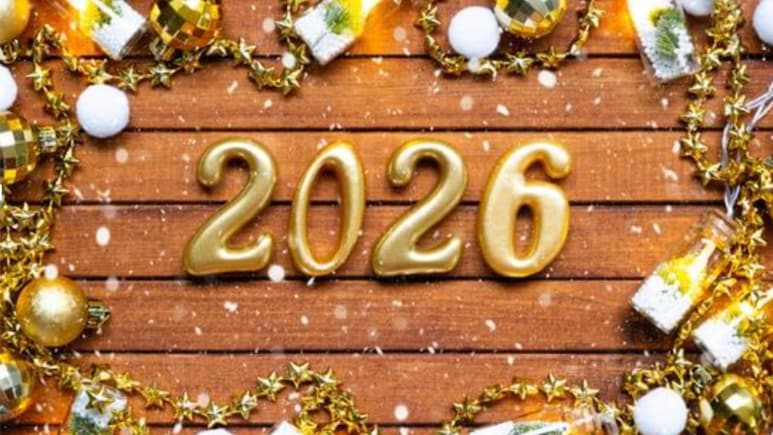 Happy New Year 2026 Wishes: नए वर्ष का ये प्रभात... इन शानदार मैसेज-शायरियों के साथ अपनों को भेजे नए साल की बधाई और शुभकामनाएं
