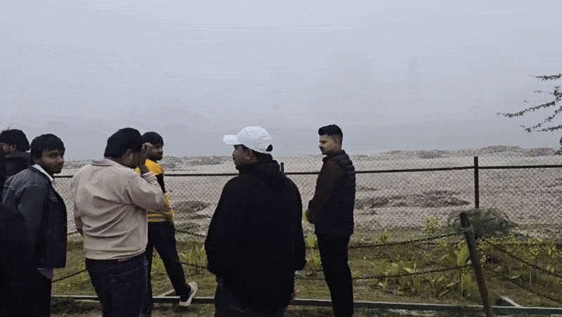 वाह ताज नहीं, कहां ताज बोलिए... कोहरे के धुंध में लापता हो गया ताजमहल, देखें VIDEO