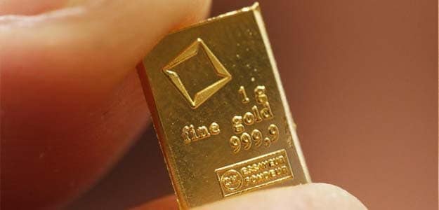 Gold Hits 2-1/2-Month Low After Ukraine Says Ceasefire Agreed