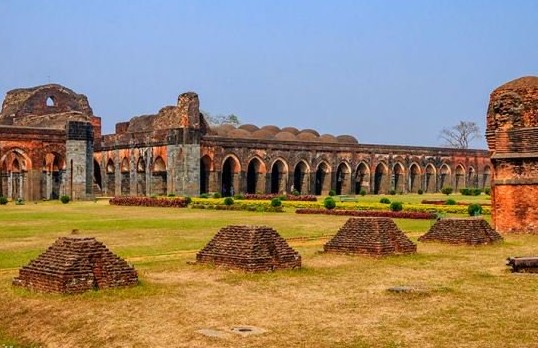 बंगाल के मालदा के आदिनाथ मंदिर की कहानी क्या है? BJP सांसद बोले- मस्जिद बताने की हो रही कोशिश   