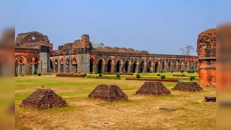 बंगाल के मालदा के आदिनाथ मंदिर की कहानी क्या है? BJP सांसद बोले- मस्जिद बताने की हो रही कोशिश   