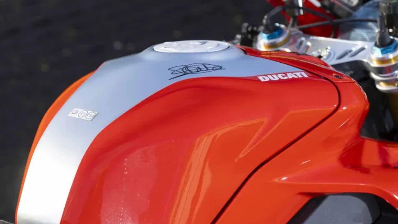 Alvaro Bautista-Signed Ducati Panigale V4 Alvaro Bautista-Signed Ducati Panigale V4