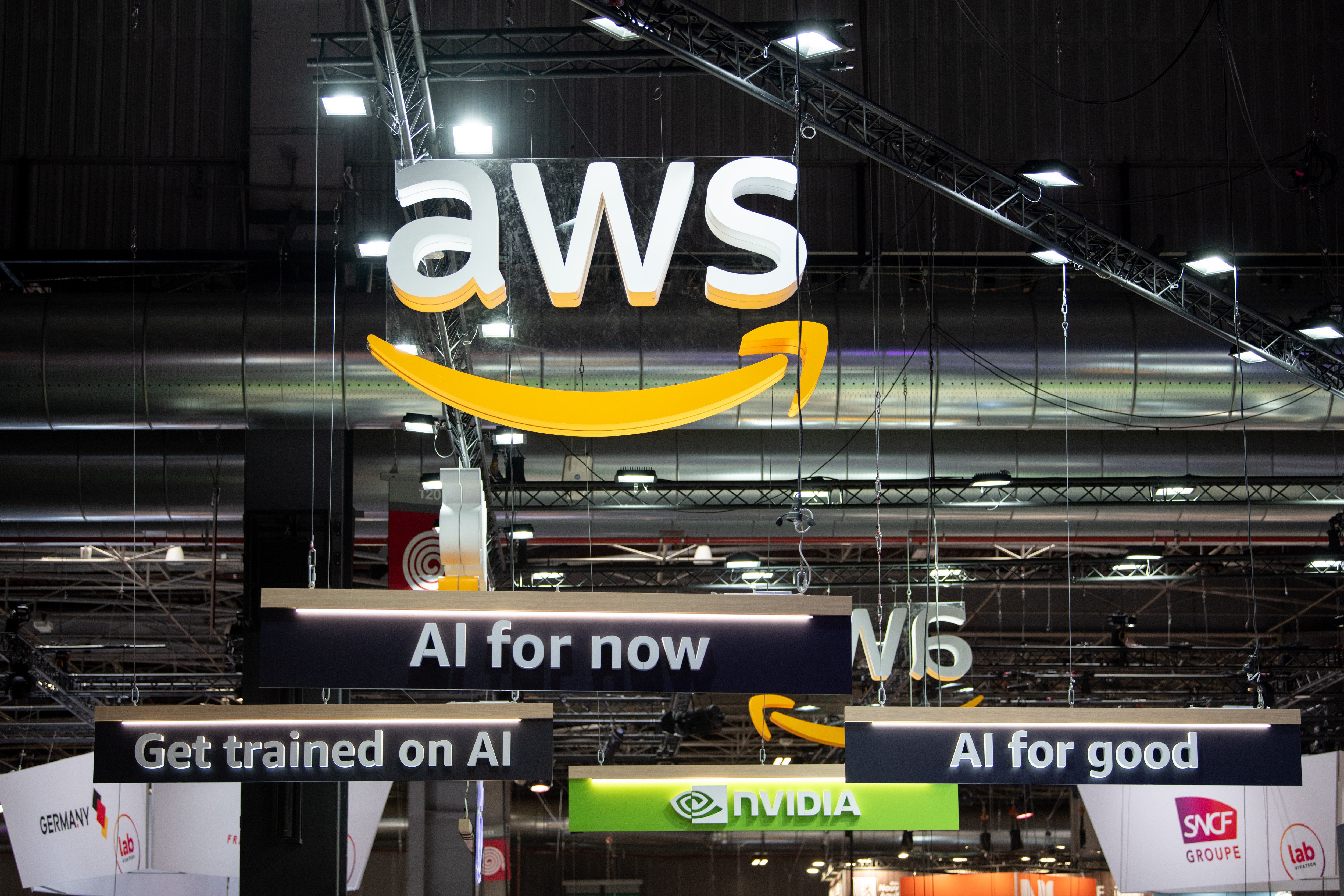 Amazon, Echoing Microsoft, Says It Can&rsquo;t Keep Up With AI Demand