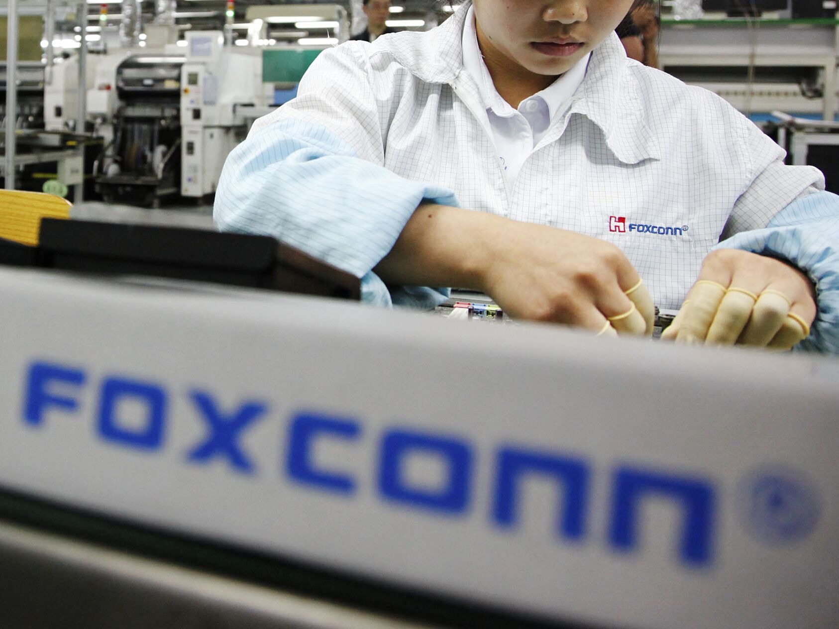 IPhone Maker Foxconn Barely Grows Sales as Tech Demand Withers