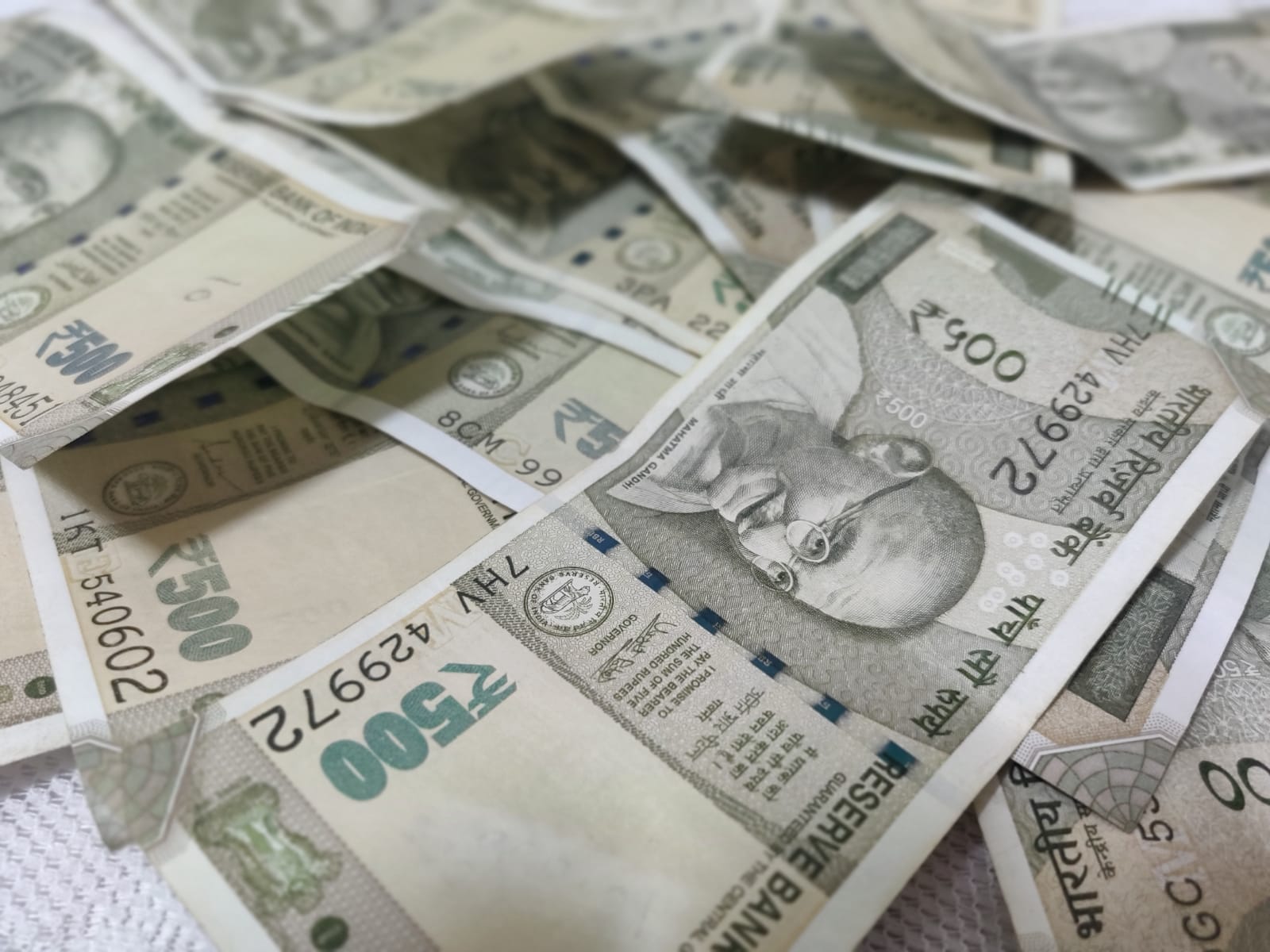 Mutual Funds' Cash Pile Snaps Growth Streak On Record Investments In October