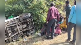 मजदूरों से भरा पिकअप पलटा! एक महिला की मौत, 6 से ज्यादा घायल; UP से लौट रहे थे मजदूर