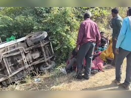 मजदूरों से भरा पिकअप पलटा! एक महिला की मौत, 6 से ज्यादा घायल; UP से लौट रहे थे मजदूर