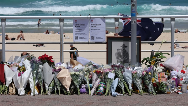Photographer Charged With Stealing From Bondi Shooting Victim