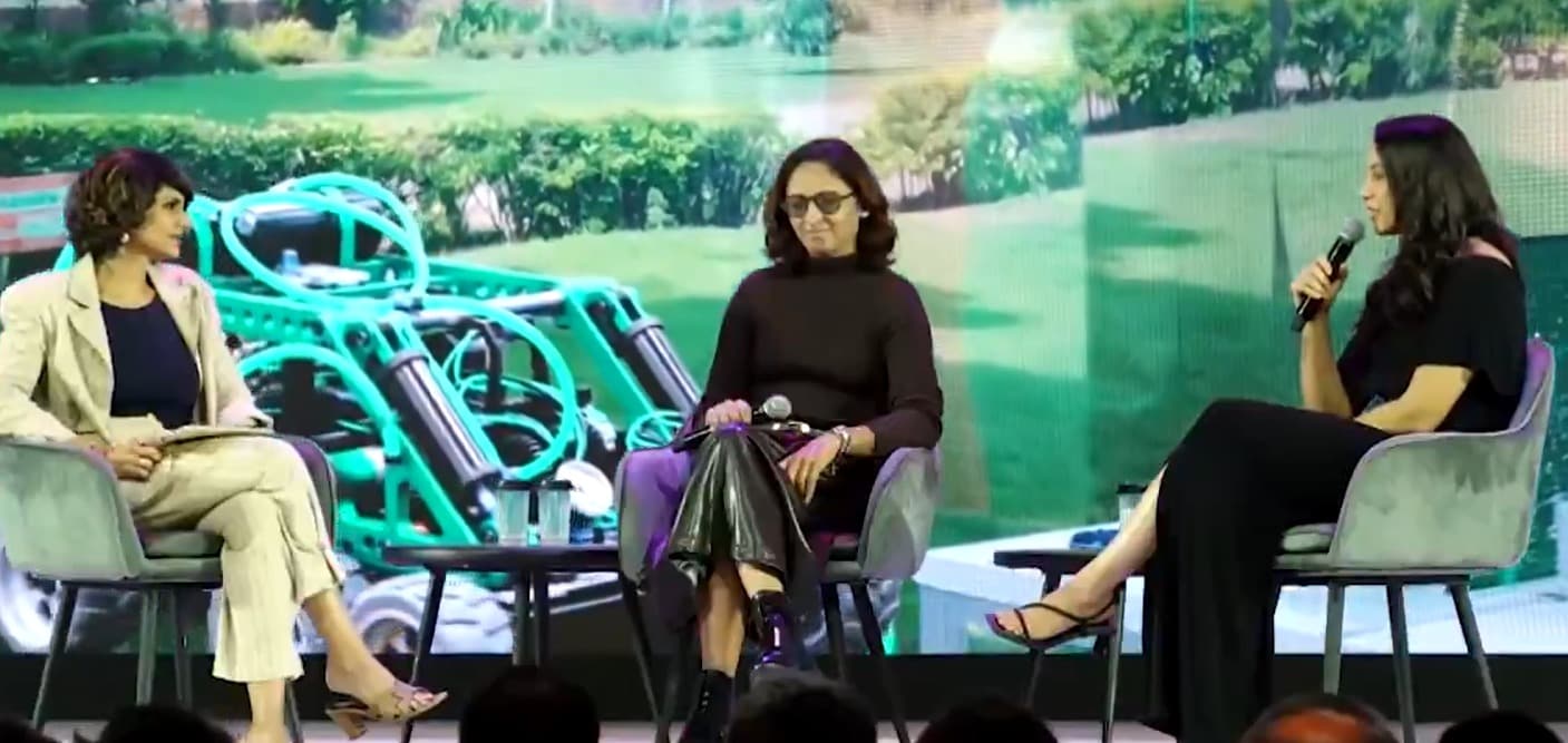 Smriti's 1st Public Appearance After Calling Off Wedding: 'Love Cricket Most'