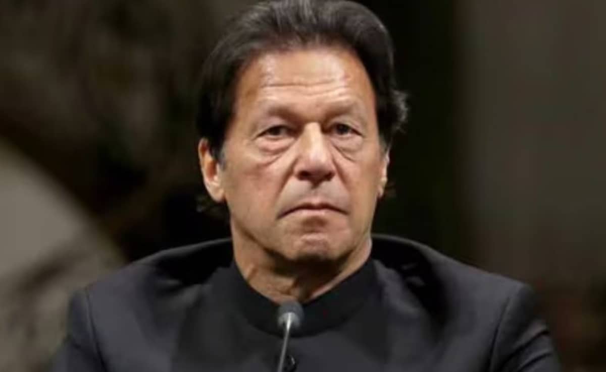 आंख के इलाज के लिए जेल से अस्पताल में शिफ्ट किए जाएंगे इमरान खान, गई  85% रोशनी