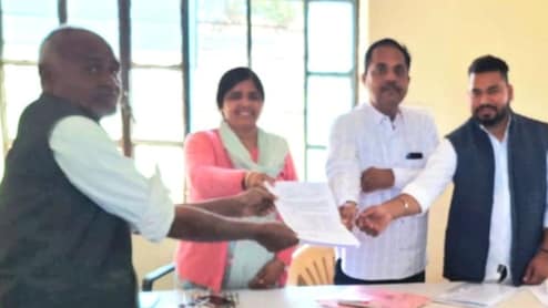 Rajasthan: जाति के नाम में एक अक्षर की गलती से सालों तक भटकता रहा परिवार, 50 साल बाद कागजों में लौटी असली पहचान