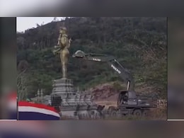 बुलडोजर से गिराई भगवान विष्णु की 100 फीट ऊंची प्रतिमा? दो देशों की दुश्मनी में किसने किया पाप, VIDEO सामने आया