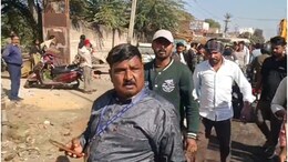 गरीबों को नहीं छोड़ा तो बड़ों को छूट क्यों', झुंझुनूं में अतिक्रमण हटाने पर अधिकारी-कर्मचारी के बीच ठनी, चौथे दिन काम रुका