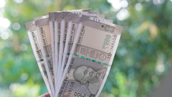 Should You Stop SIPs When Markets Fall? How This Investor Accumulated Rs 2.1 Crore In 15 Years