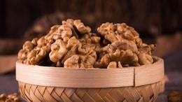 Harvard-Trained Gastroenterologist Shares His Top Low-Bloat, High-Fibre Snacks For Happy Gut