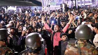 7 साल की बच्&zwj;ची को जिंदा जलाया, सरकार को 24 घंटे का अल्&zwj;टीमेटम, बांग्लादेश में नहीं थम रही हिंसा, 10 अपडेट्स