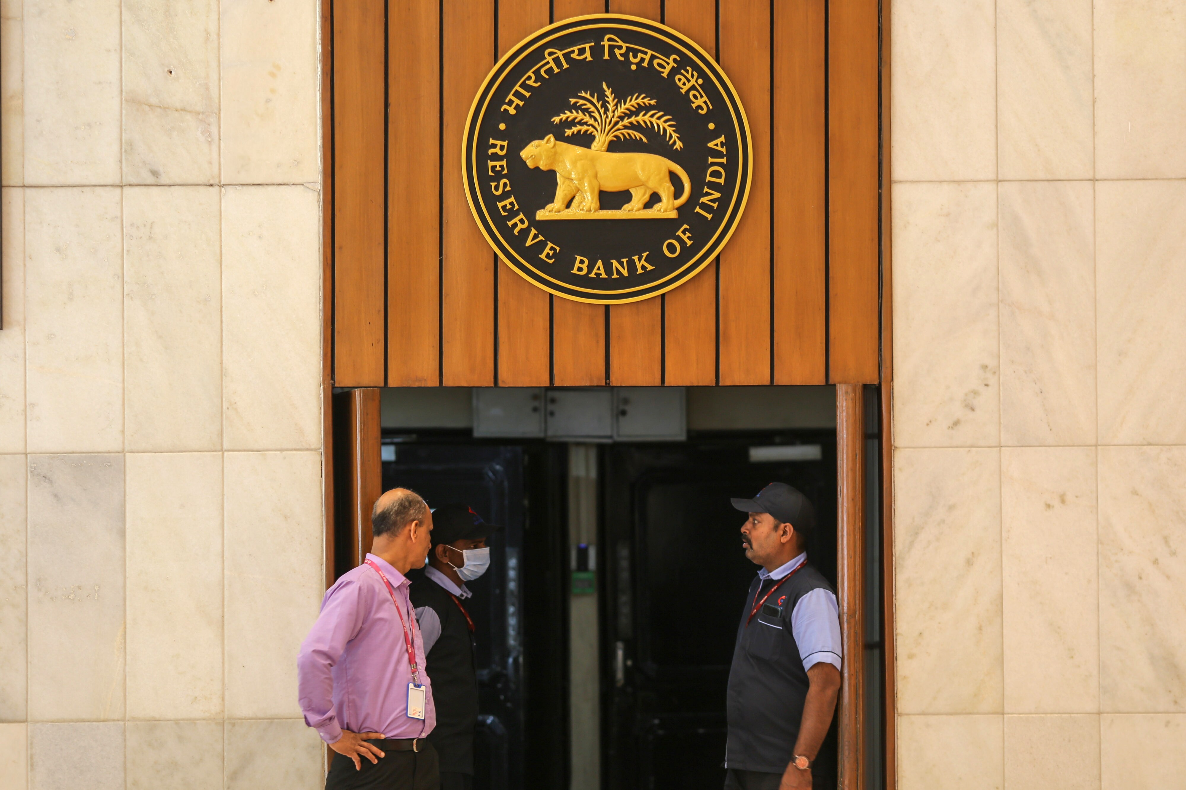 India Swaps At Lowest Since 2022 As Easing Bets Brought Forward