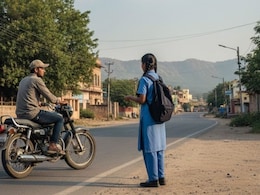 Pune News : बस स्टॉपवर केली मैत्री आणि  शाळेच्या नावाखाली अल्पवयीन मुलीवर... संतापजनक घटनेनं पुणे हादरलं!