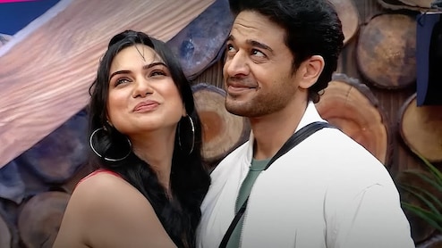 बिग बॉस 19 के फिनाले में नहीं आएंगी गौरव खन्ना की वाइफ आकांक्षा? मृदुल तिवारी से बोलीं- मेरा मैसेज देना कि...