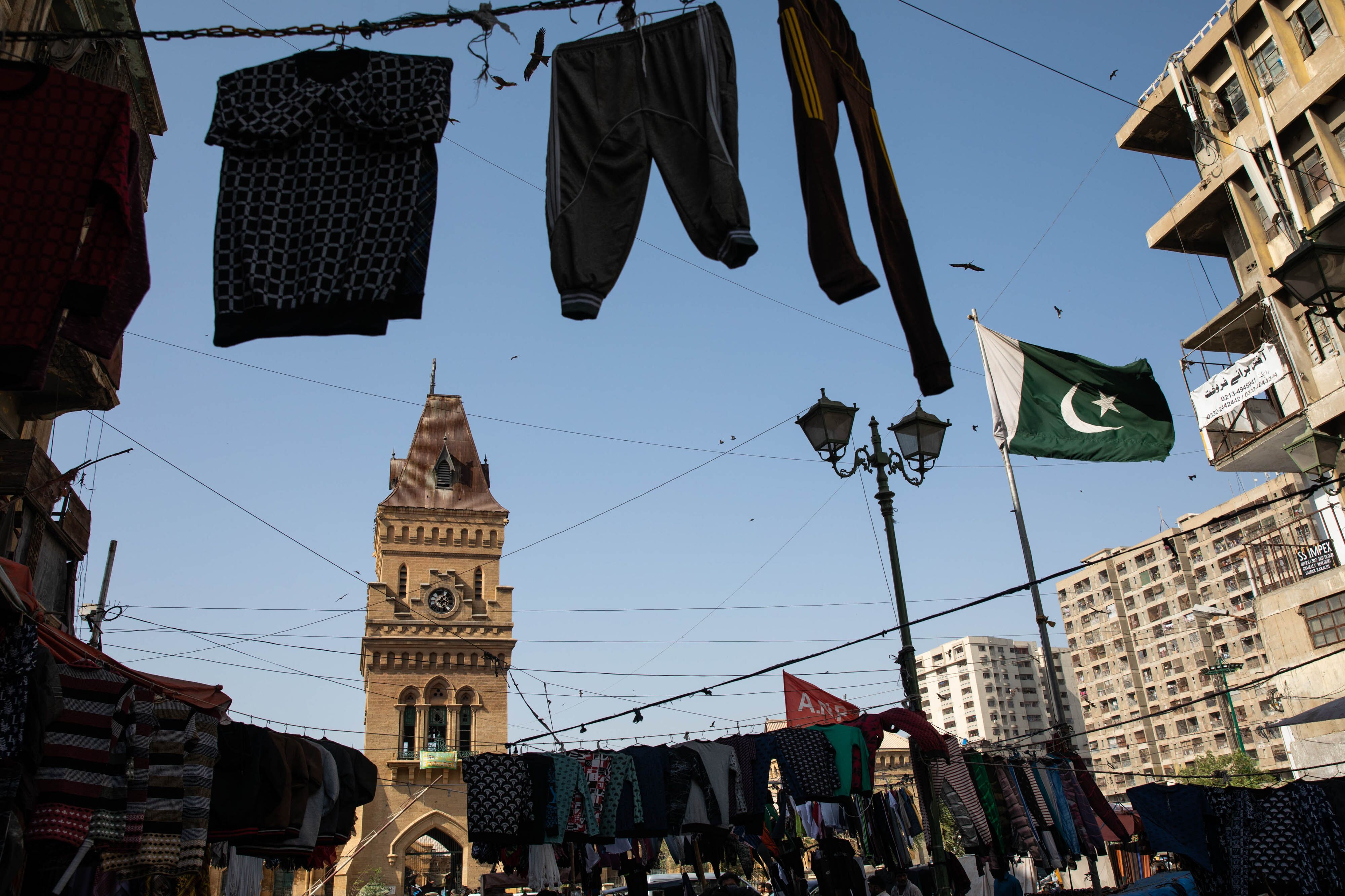 Pakistan Wins Initial Nod For $3 Billion IMF Bailout Deal