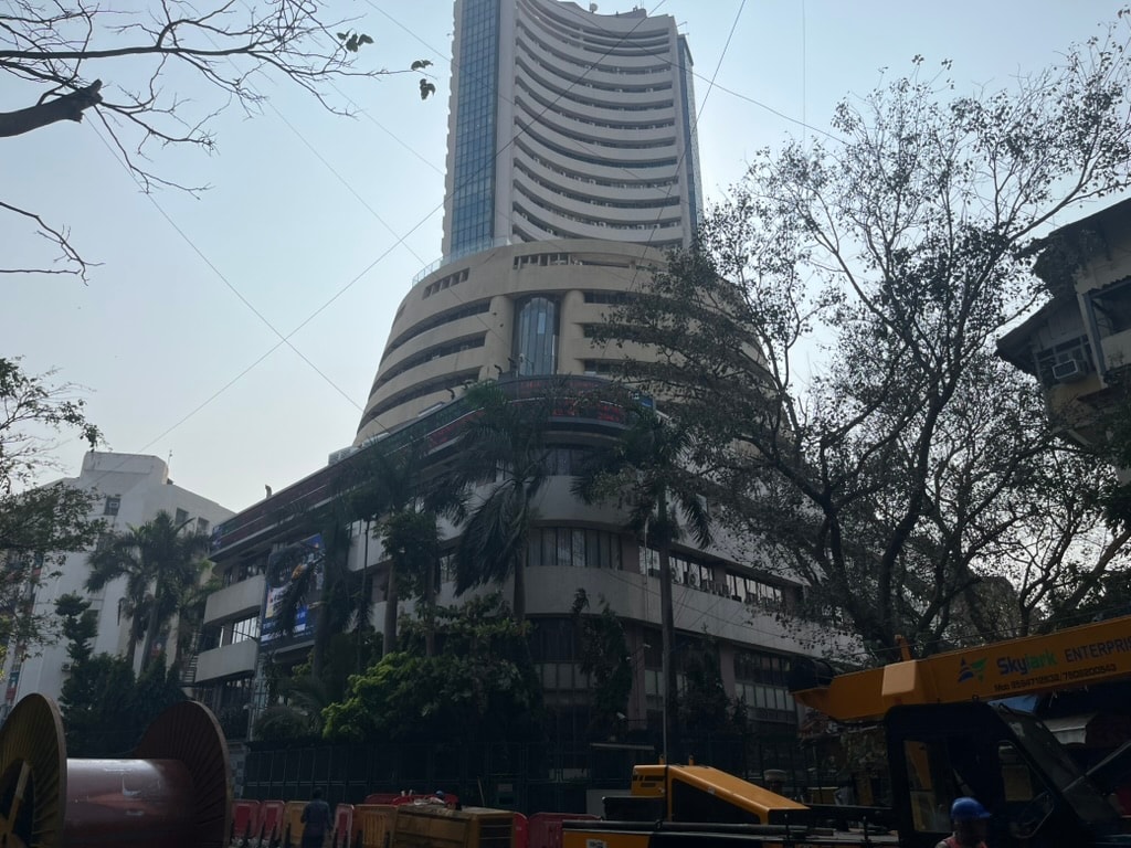 BSE Trading Volume To Take A Hit Due To SEBI's New OI Calculation Rules 