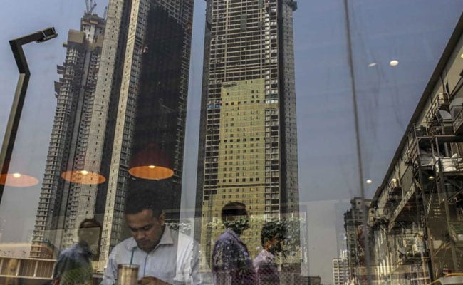 Virus Lockdown Fuels India's Biggest Earnings Decline Since 2014