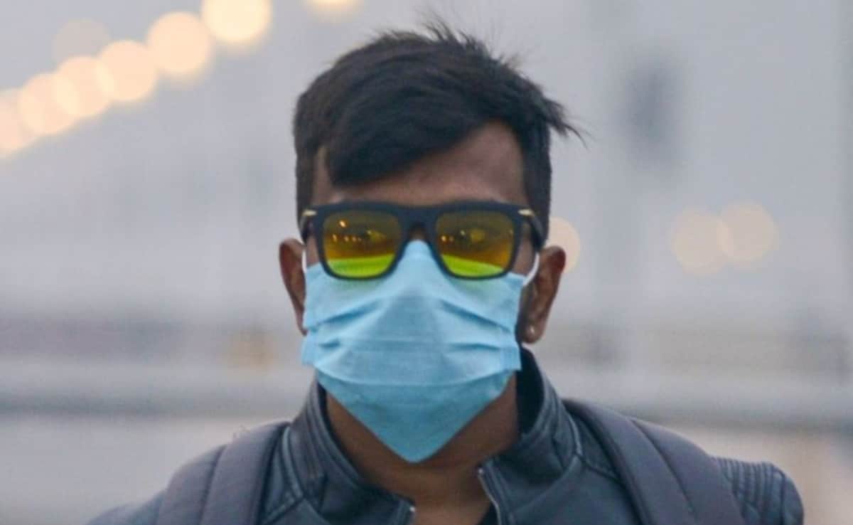 पॉल्यूशन ही पॉल्यूशन है... दिल्ली की दमघोंटू हवा में सांस लेना मुश्किल, रोहिणी में AQI 449, जानें- आपके इलाके का हाल पॉल्यूशन ही पॉल्यूशन है... दिल्ली की दमघोंटू हवा में सांस लेना मुश्किल, रोहिणी में AQI 449, जानें- आपके इलाके का हाल