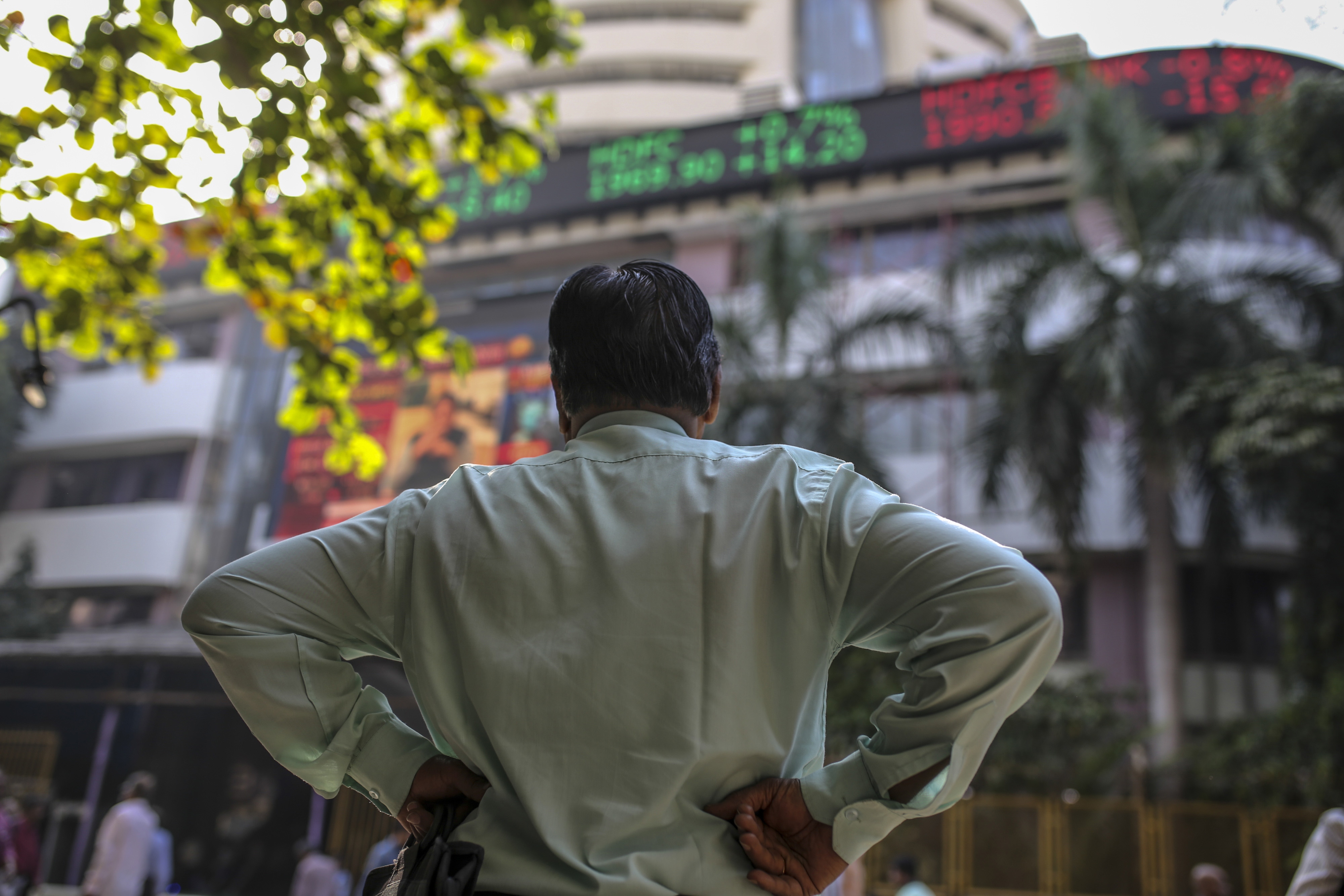 Stock Market Today: Sensex, Nifty Break Longest Winning Streak In 30 Months On IT Slump